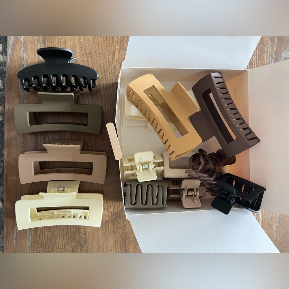 NWOT Claw clips